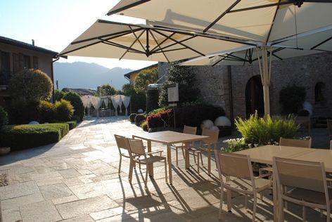 Ti_Sana_outdoor_restaurant
